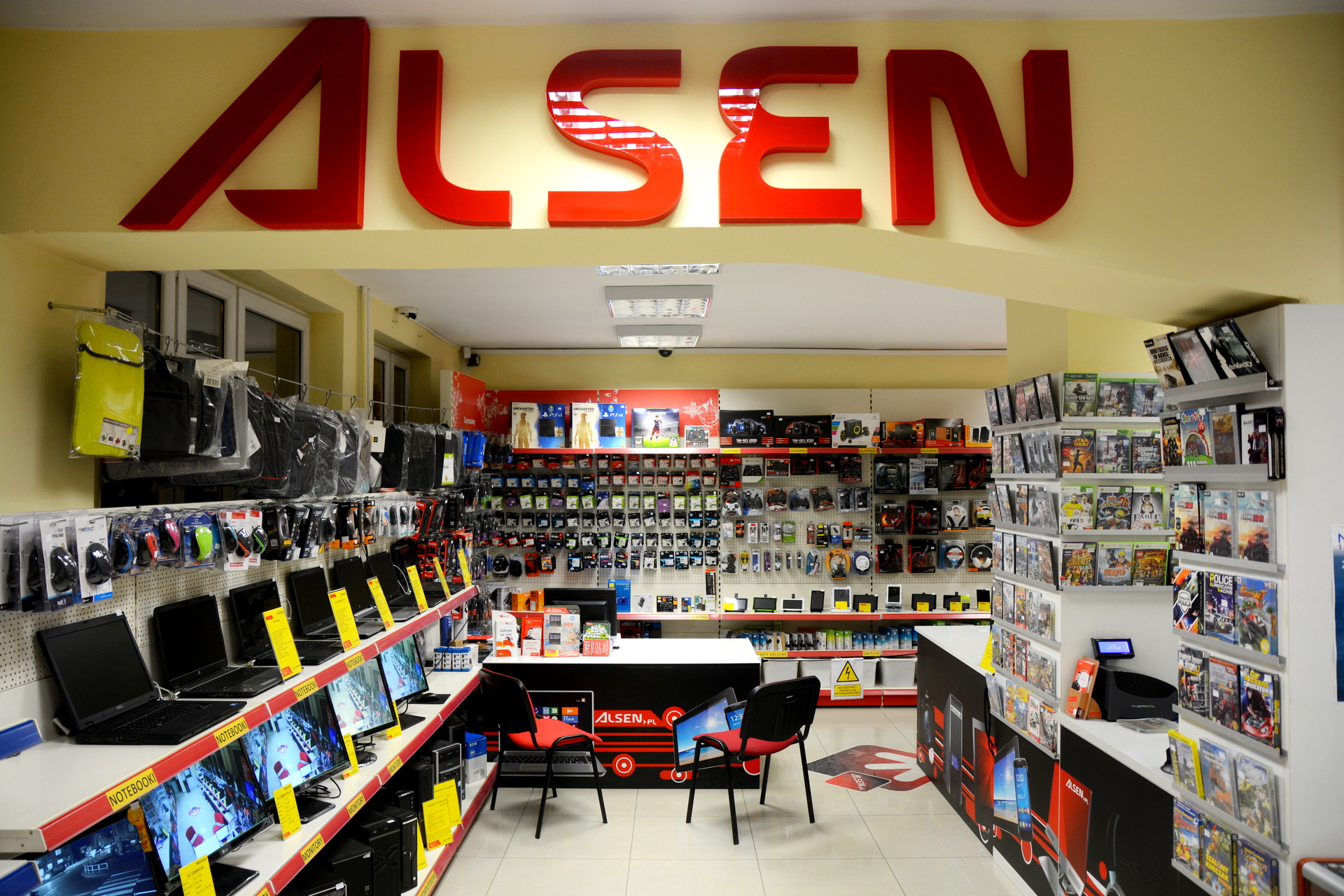 Alsen INTER-SOFT sklep komputerowy - widok od ulicy Rynek.